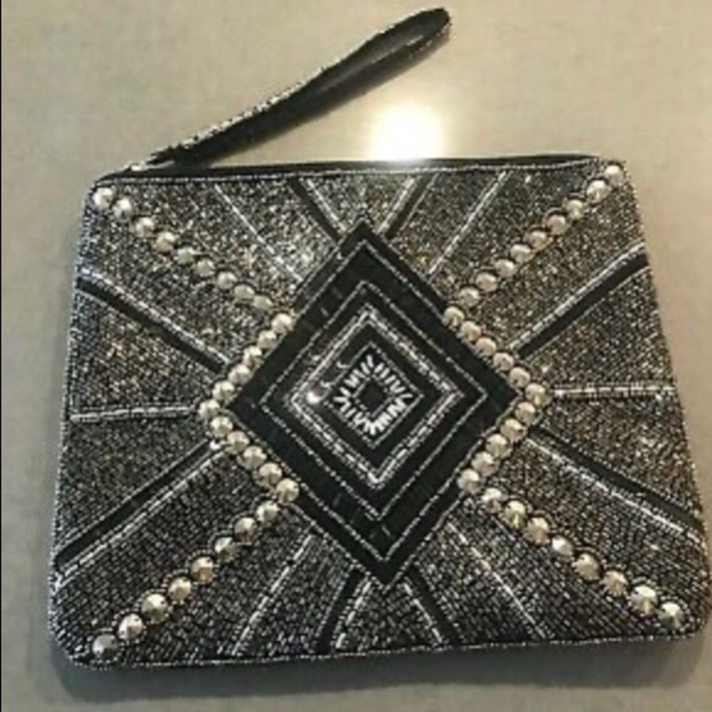Adorable Beaded Vintage Clutch